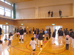 フリースペースでの風船あそび